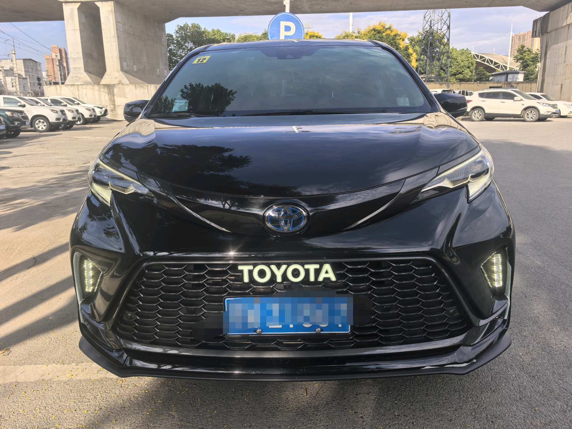 Toyota Granvia 2022 HYBRID 2.5 CVT Premium Edition