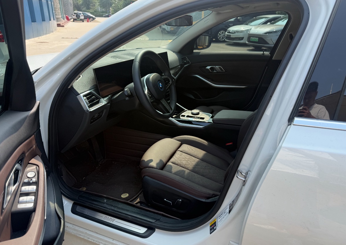 BMW i3 2024  eDrive35 L