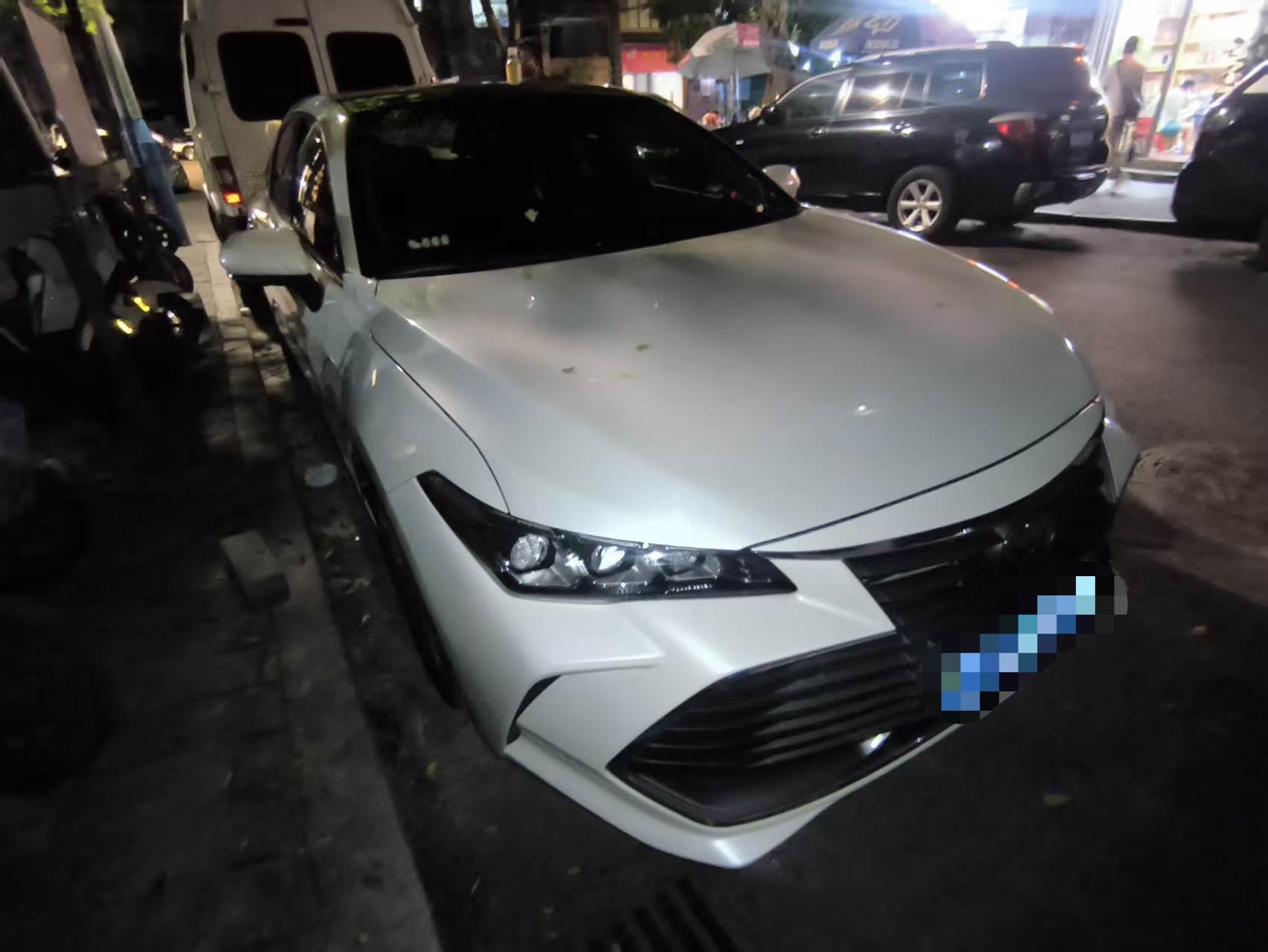 Toyota Avalon 2019 Toyota  Hybrid 2.5L CVT XLE Premium Edition