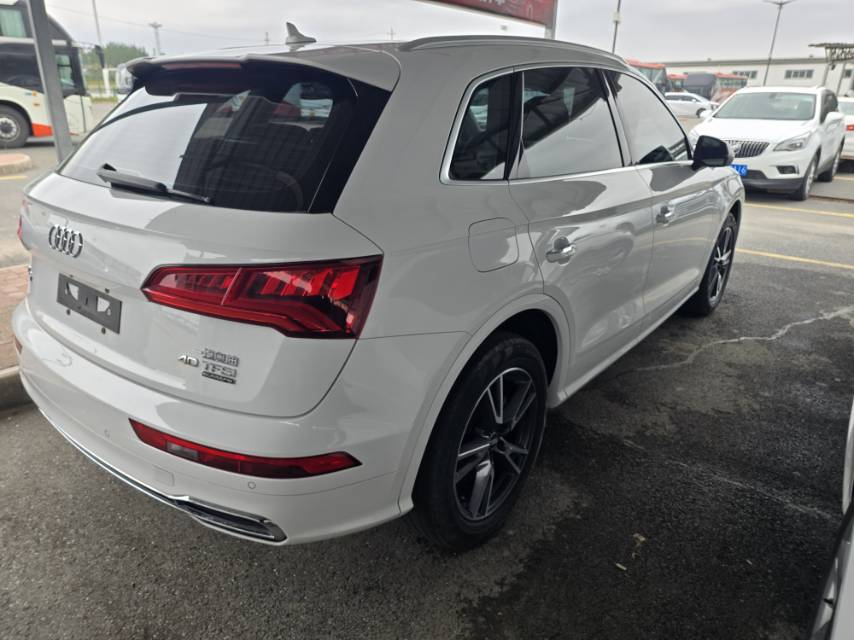 Audi Q5L 2020 2.0TFSI 40TFSI Fashion Enjoyment Edition