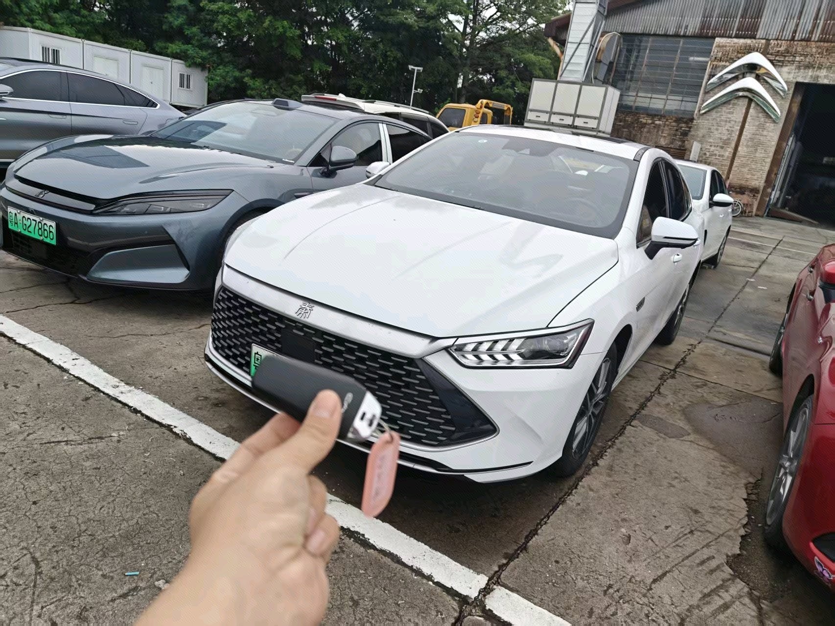 BYD Qin PLUS 2021  DM-i 1.5 CVT Flagship 120KM