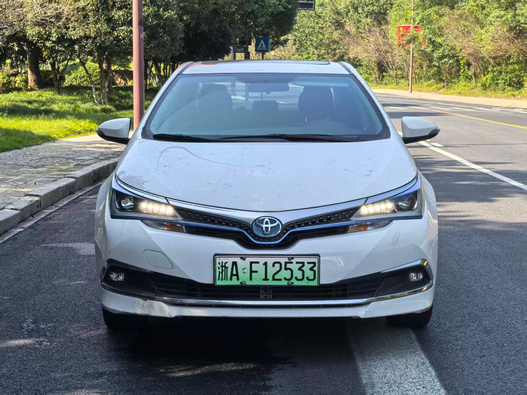 Toyota Corolla Twin Engine E+ 2019 Toyota  1.8 CVT Luxury Edition
