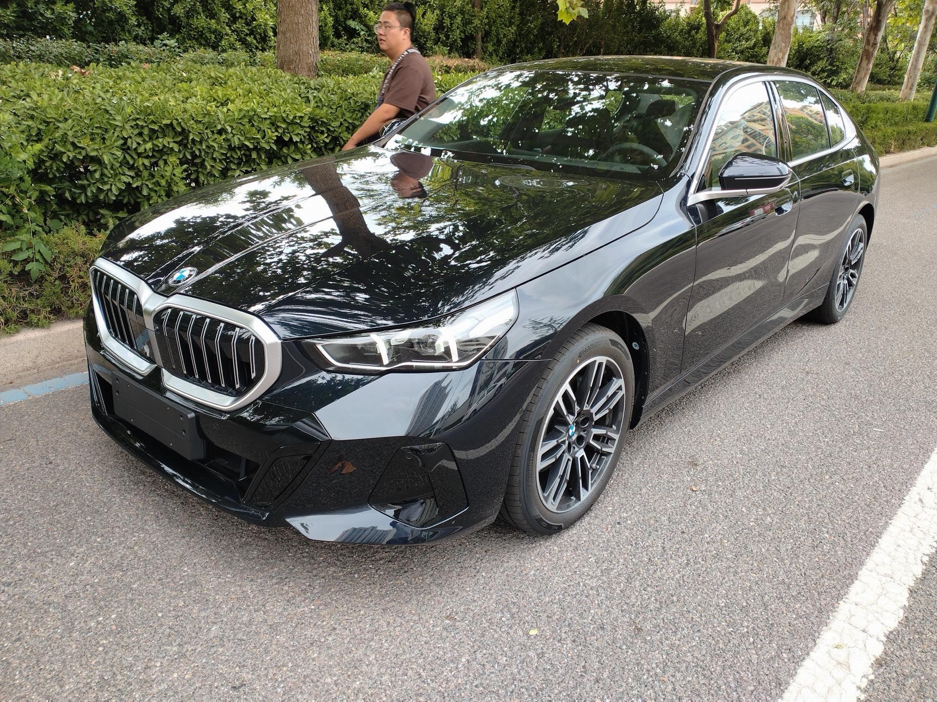 BMW 5 Series 2026款 530Li 48V 2.0T 领先型 M运动套装