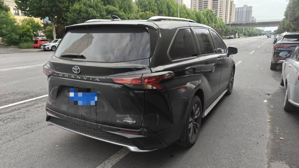 Toyota Granvia 2023  HYBRID 2.5 CVT Luxury Edition