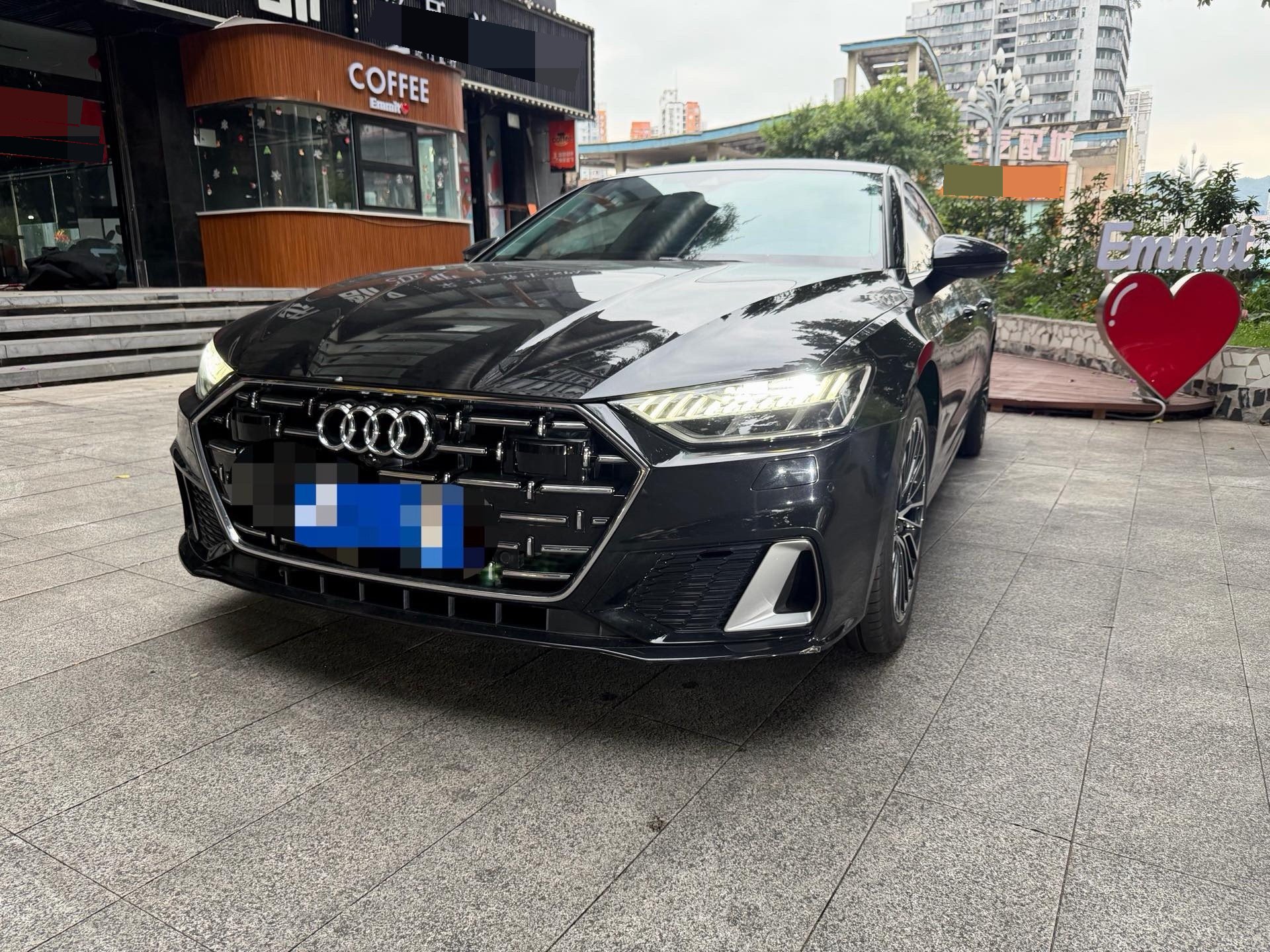 Audi A7L 2024  2.0TFSI 45TFSI Luxury