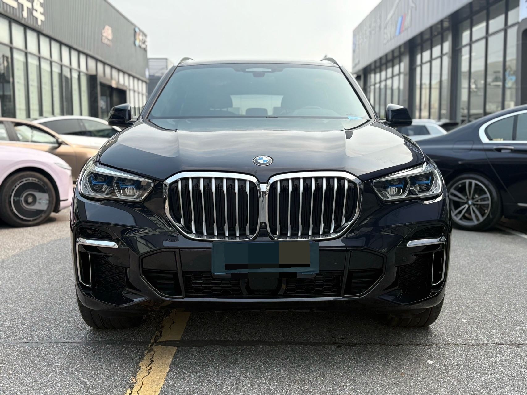 BMW X5 2022  xDrive40Li 48V 3.0T M Sport Package