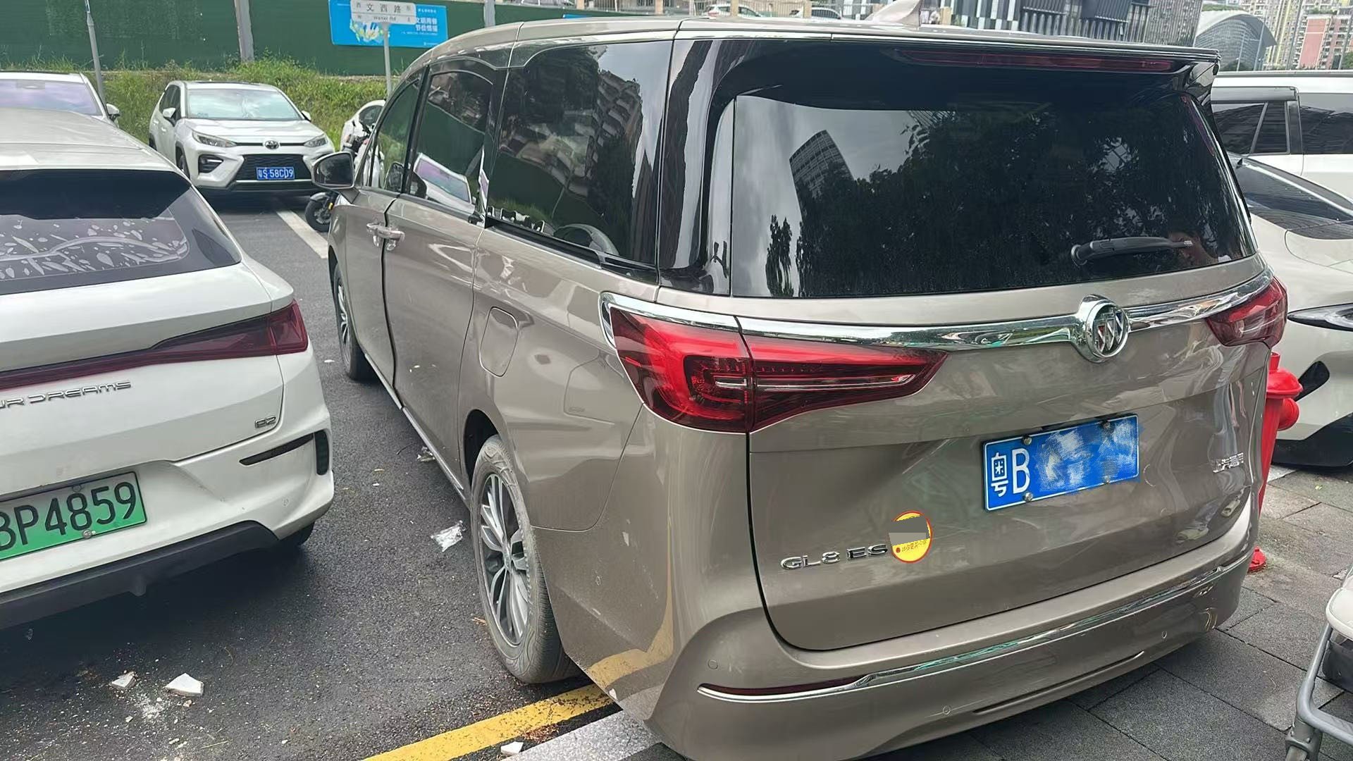Buick GL8 2023 ES Luxury 48V 2.0T 653T Premium