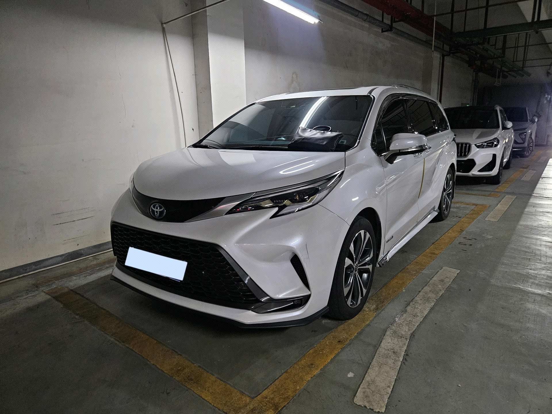 Toyota Granvia 2023 HYBRID 2.5 CVT Premium PLUS Edition