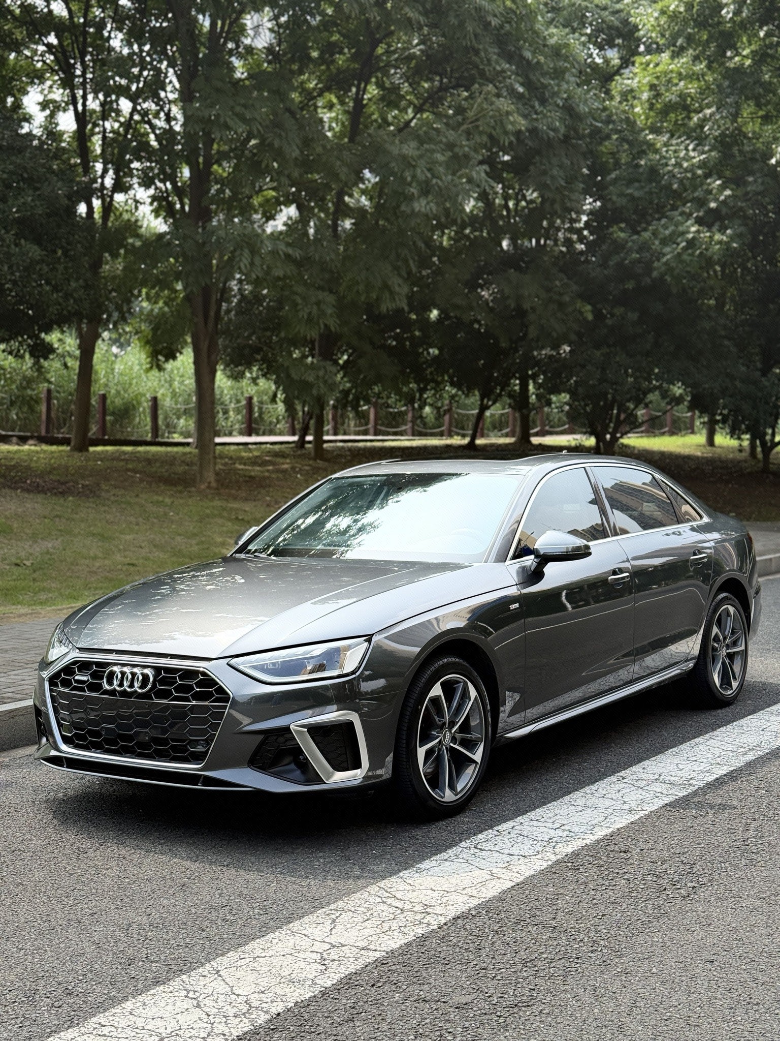 Audi A4L 2020 2.0TFSI 40TFSI Fashion Dynamic