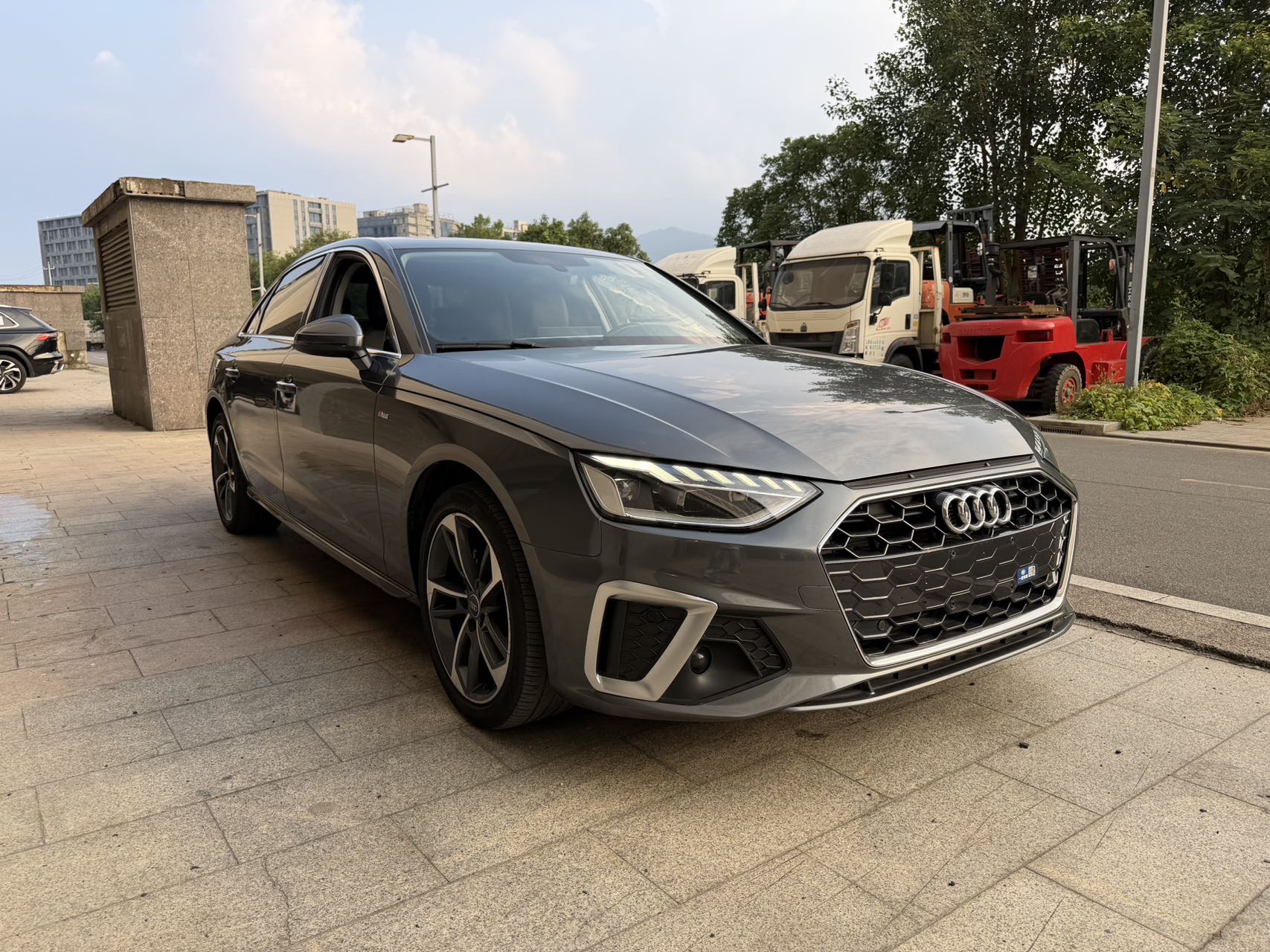 Audi A4L 2022 2.0TFSI 40TFSI Fashion Dynamic