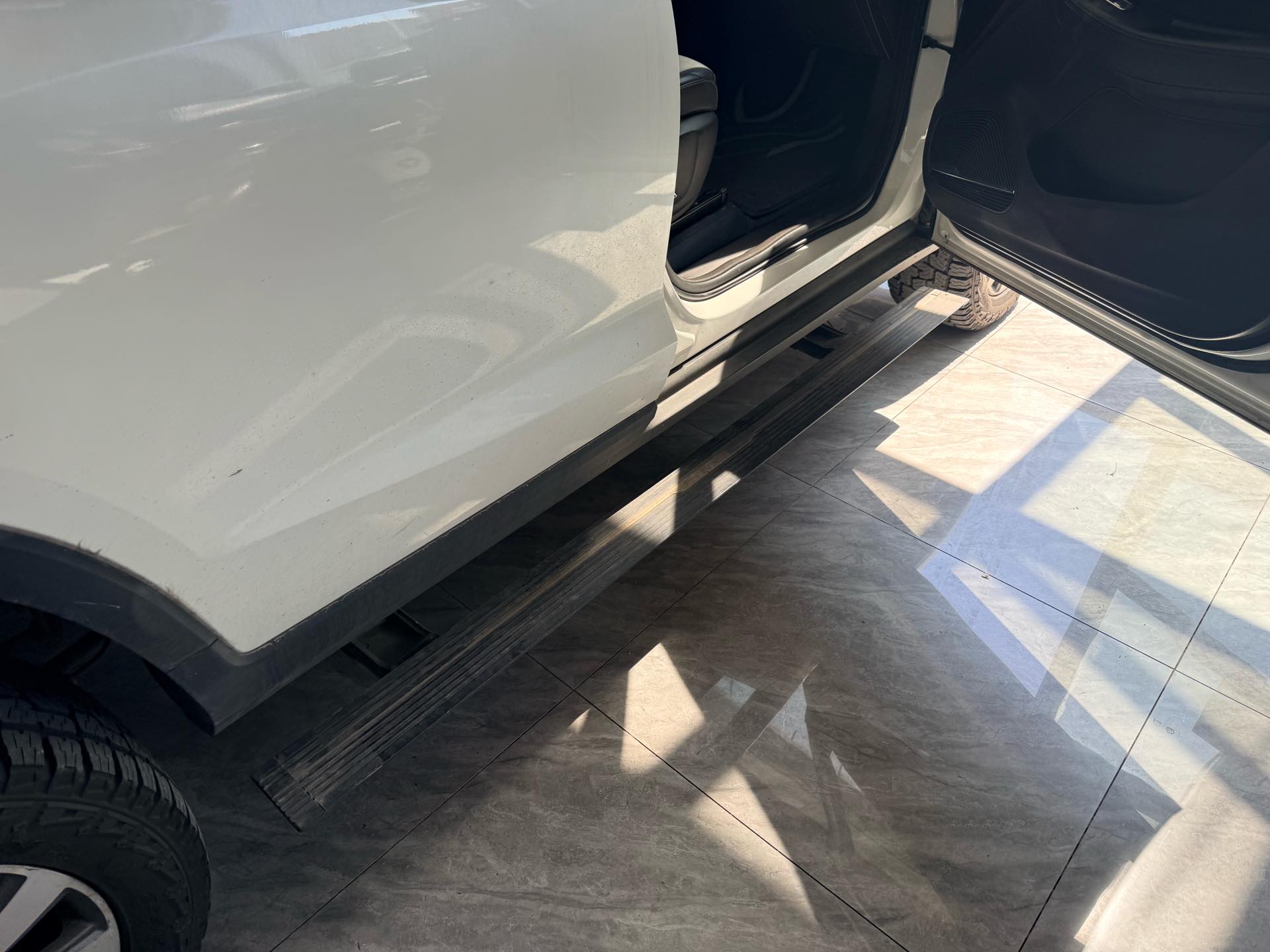 SAIC Motor Roewe RX8 2019 RX8 2.0TGI 30T Internet-connected Intelligent All-wheel Drive Flagship Edition