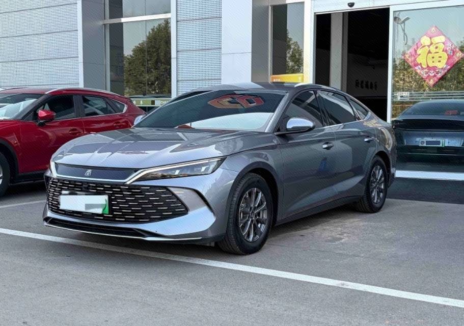 BYD Qin 2024  L DM-i 1.5 CVT 80KM Leading