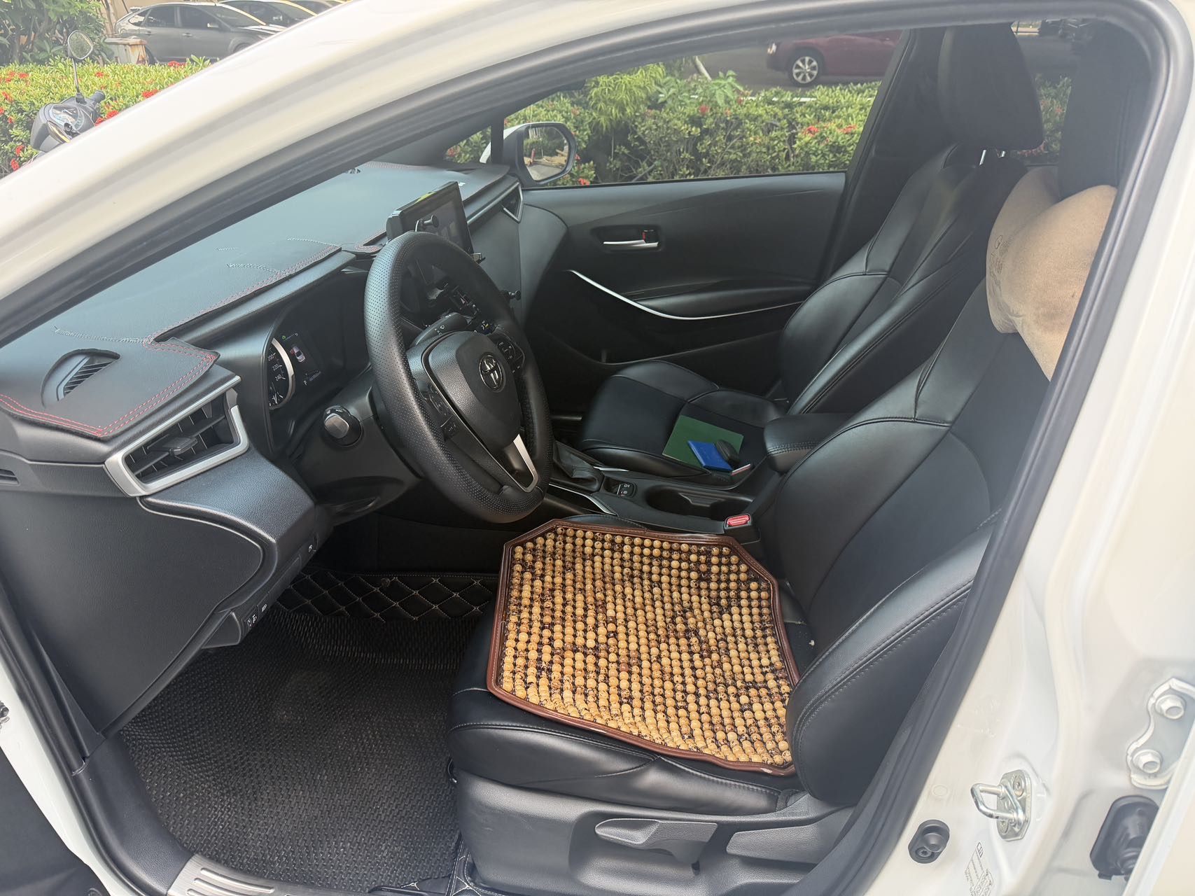 Toyota Levin 2022 Toyota  Hybrid 1.8H CVT Leading Edition
